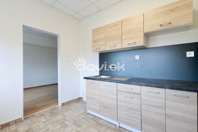 Novozrekonštruované kancelárie a skladové priestory na prenájom