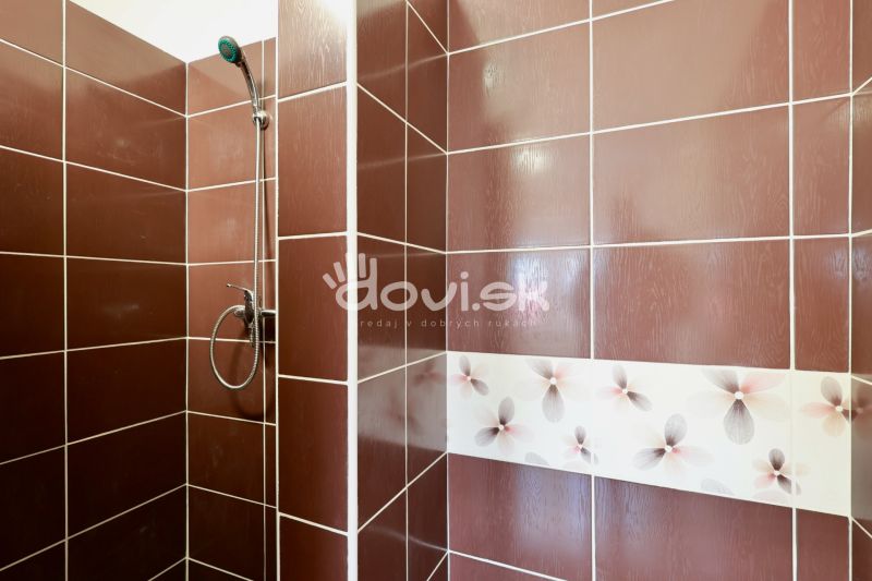 Novozrekonštruované kancelárie a skladové priestory na prenájom
