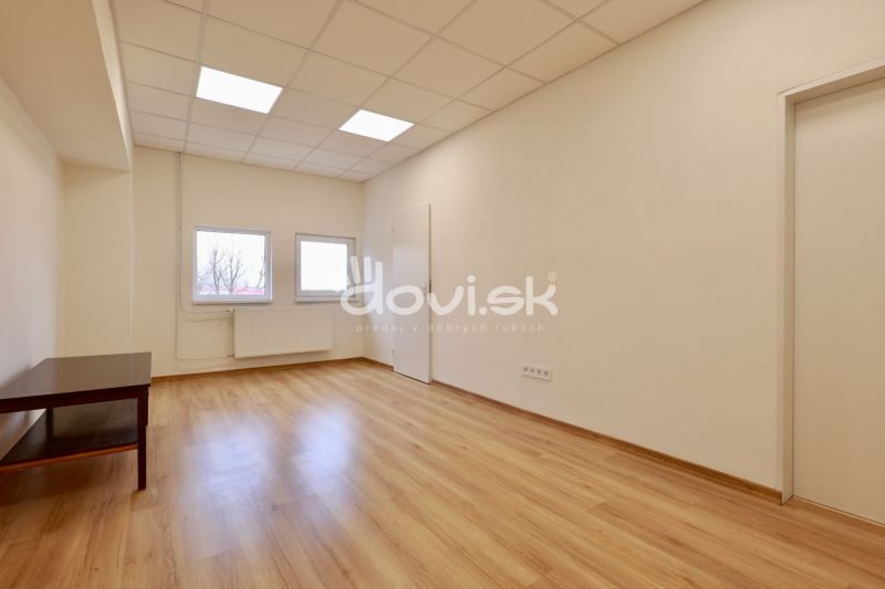 Novozrekonštruované kancelárie a skladové priestory na prenájom