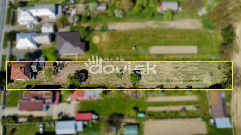 Pozemok so starým domom v Močaranoch