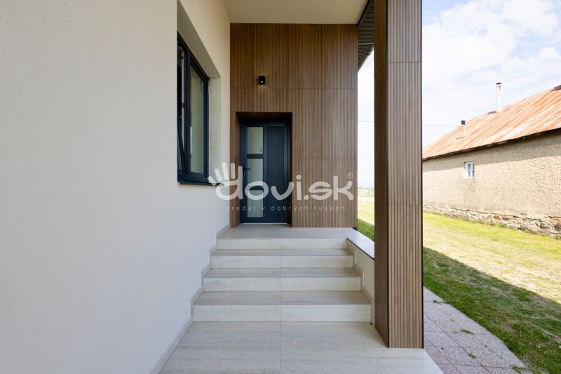 MODERNÝ 4-IZBOVÝ BUNGALOV | ZEMPLÍNSKA ŠIROKÁ