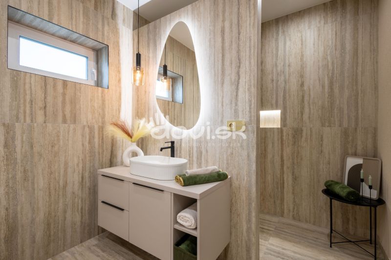 MODERNÝ 4-IZBOVÝ BUNGALOV | ZEMPLÍNSKA ŠIROKÁ