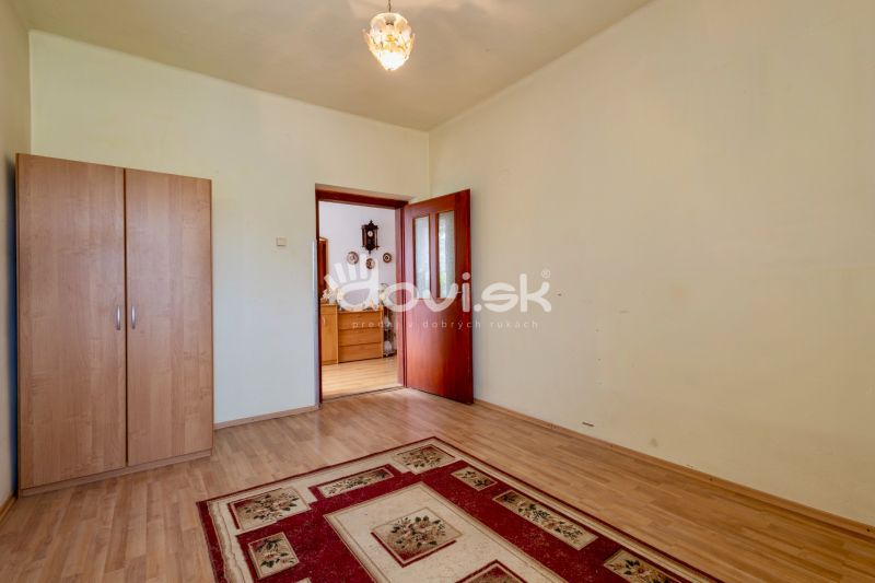 Rodinný dom s takmer 30-árovým pozemkom – Michalovce, Topoľany