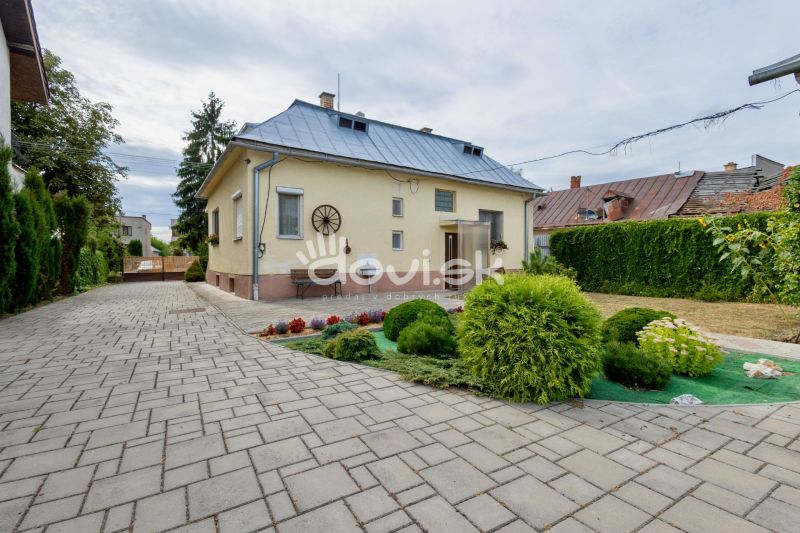 Rodinný dom s takmer 30-árovým pozemkom – Michalovce, Topoľany