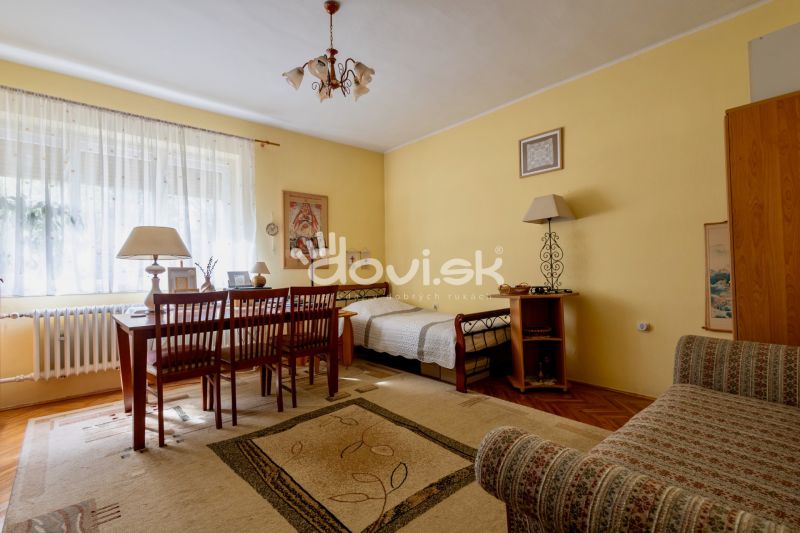 Rodinný dom s takmer 30-árovým pozemkom – Michalovce, Topoľany