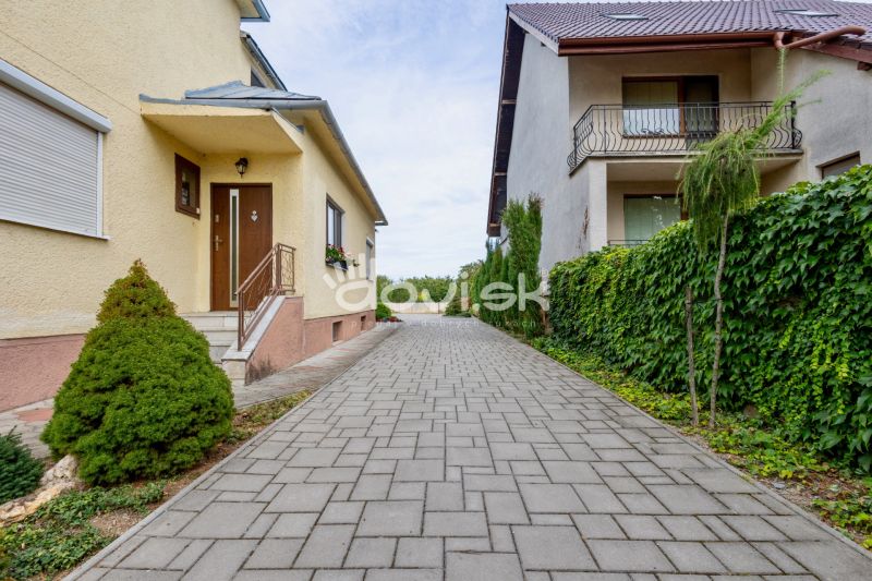 Rodinný dom s takmer 30-árovým pozemkom – Michalovce, Topoľany