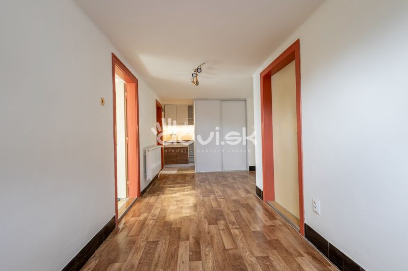 Rodinný dom s takmer 30-árovým pozemkom – Michalovce, Topoľany