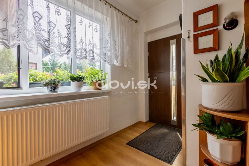 Rodinný dom s takmer 30-árovým pozemkom – Michalovce, Topoľany