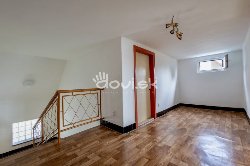Rodinný dom s takmer 30-árovým pozemkom – Michalovce, Topoľany