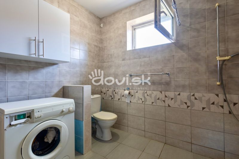 Rodinný dom s takmer 30-árovým pozemkom – Michalovce, Topoľany