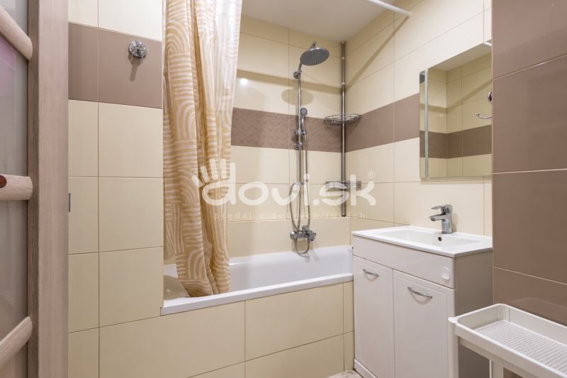 4-izbový byt s balkónom po rekonštrukcii – ul. Moldavská