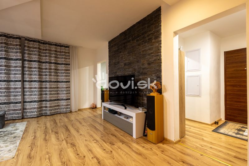 4-izbový byt s balkónom po rekonštrukcii – ul. Moldavská