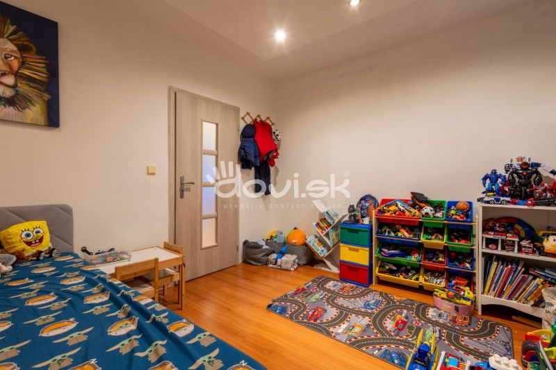 4-izbový byt s balkónom po rekonštrukcii – ul. Moldavská